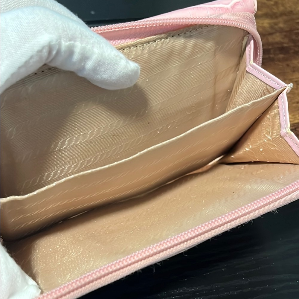 Vintage Prada Milano Pink Leather Crocodile Embossed BiFold Long Wallet Italy - Picture 8 of 16